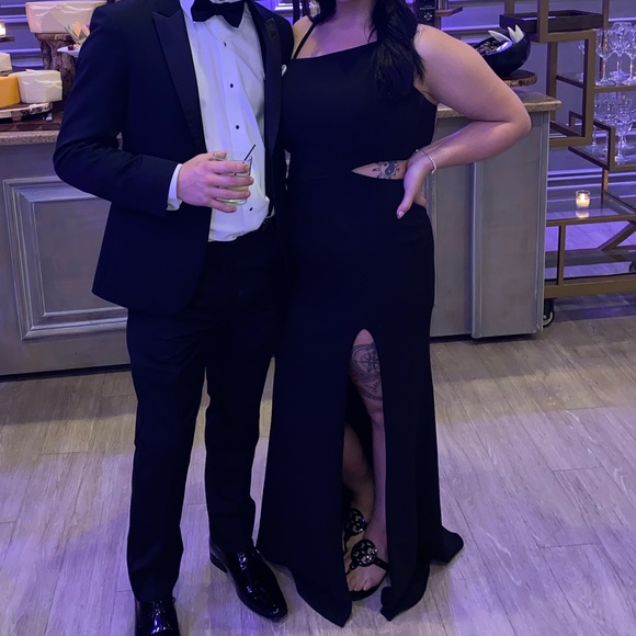 La Femme high slit strappy black gown 🖤